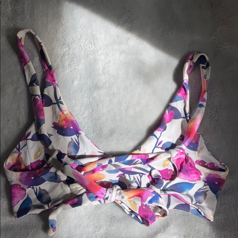 Ama floral bikini top - Picture 2 of 2